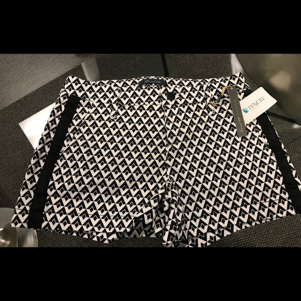 Level 99 new with tags tuxedo short. Size 26